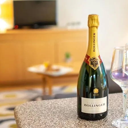 The Reek At The Harbour Mills By Shortstays