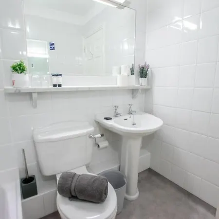 The Reek At The Harbour Mills By Shortstays
