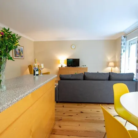 The Reek At The Harbour Mills By Shortstays *